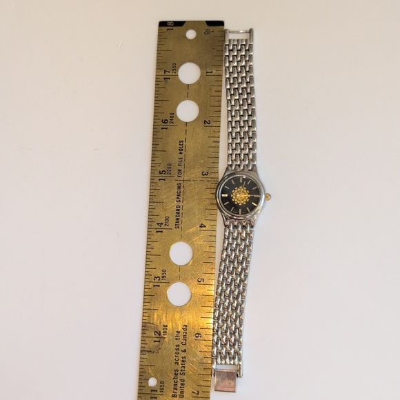 Tupperware®️ Friendship Fountain Logo'd Watch - Picture 4 of 4